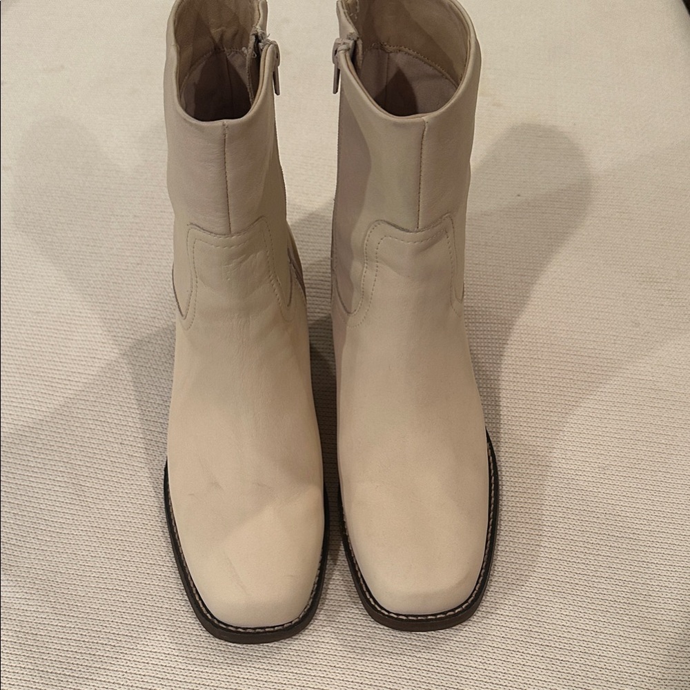 Portland Leather-Patina-Cream Ankle Boots
